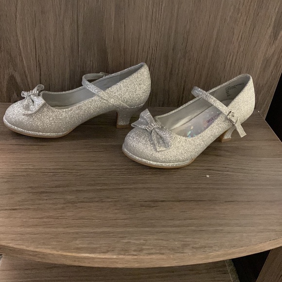 Gwen and Zoe glitter dress shoe. Worn once, great condition. - Picture 2 of 2